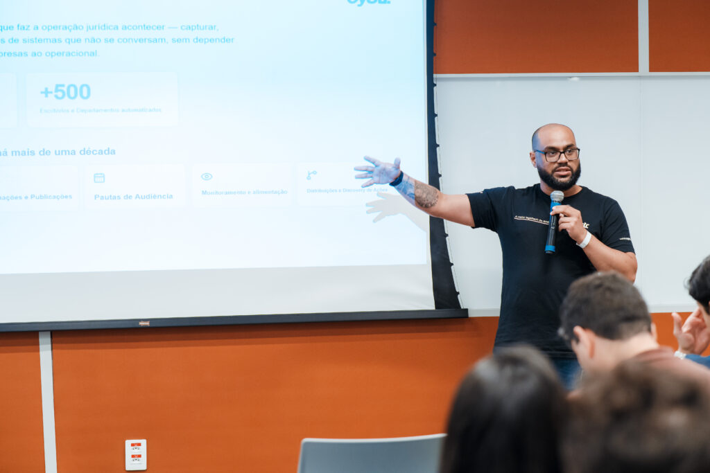 Flávio representando a Oystr no evento LegalTech Day